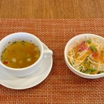 CHATONS - 野菜のスープとサラダ
