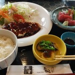 雪庭 - かなりボリーミーでした。本日のランチ。