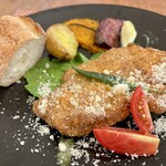 CHATONS - 【豚ヒレ肉のミラノ風カツレツ】