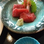 雪庭 - マグロ赤身？ぶつ切りで登場。美味しいからいいの。