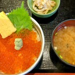 函館まるかつ水産　いかいか亭 - イクラ丼
