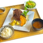 ダイニング ポート 御料鶴 - 千葉県産せんば牛のカットステーキ膳