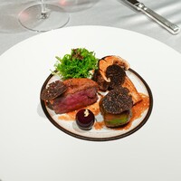 ASAHINA Gastronome - フィレ肉ポアレ、松茸のグリエとグラッサージュ4，キャベツのカイエット