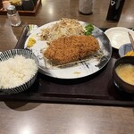 とんかつ 神楽坂 さくら - ゆめの大地豚 肉厚リブロースかつ定食