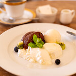スエルテ - 料理写真:デザート2種盛り合わせ（パンナコッタ+チョコレートムース+バニラジェラート）