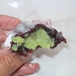 泉屋 - ・「大黒舞 ずんだ(¥200)」の断面。