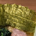 まだ洞くつ家 - 海苔増しは5枚150円。