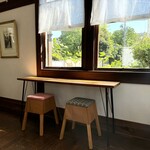 SHUMOKU CAFE - 店内の様子 ⭐︎ 5