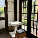 SHUMOKU CAFE - 店内の様子 ⭐︎ 5