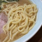 まだ洞くつ家 - 酒井の麺は普通茹ででモッチリ。