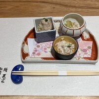 金市朗 南町通店 - お通し(自家製ツナマヨ、他)