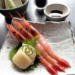 小樽・蕎麦屋・籔半 - [さしみ]南蛮蛯とほたてのお刺身。伊豆天城産の本ワサビでどうぞ。