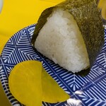 味心 - 塩がきいたおにぎり