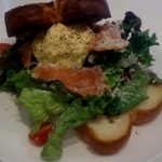 Cafe+Dinner Style - オープンサンド反対側。具が盛りだくさん。