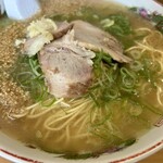 江ちゃんラーメン - ニンニクとゴマ