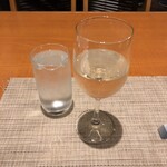 眞 - ハウスワイン、白ワイン:2020ピノ・グリージョ・ガルガーネガ サン・ジョルジョ グラス