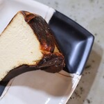 ゴルゴンゾーラのつまみバスクチーズケーキ