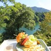 BOUQUET - アボカドチーズバーガー