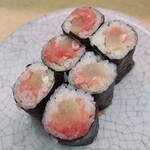天下寿司 - トロたく巻