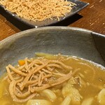 あじめん浦和店 - 揚げ蕎麦も、カレーの汁へ！