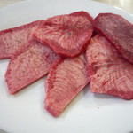 牛タン　黒毛和牛　900円