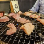 焼肉 ホルモン 明大前肉流通センター - 