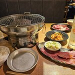 焼肉 ホルモン 明大前肉流通センター - 