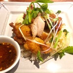 GREEN PAPAYA - カオ・マン・ガイ・トード