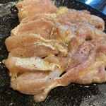 和牛焼肉TOKIYA - 鶏もも¥600、せせり¥650