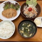 みぃたんラーメン - とんかつ定食