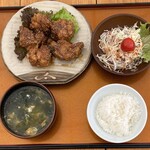 みぃたんラーメン - 唐揚げ定食(タレ)
唐揚げはタレと塩があります。