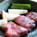 山茶花 - 松坂牛ではないらしいですが十分です！