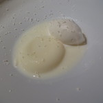 Point - クリスマスランチ　メレンゲのブラマンジェといちごのアイスクリーム