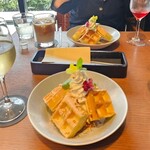 フラワーカフェ BLOOMY'S - 