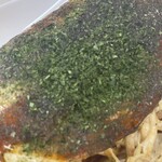 お好み焼き とんとん - 惜しげもない青海苔の雨