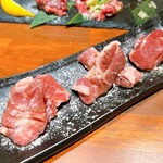 極み焼肉ホルモン 清司 - 