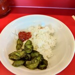 家系ラーメン 佐々喜家 - 無料ライスと漬物