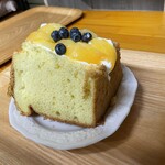 MUD CAFE - シフォンフルーツサンド（すもも＆ブルーベリー）