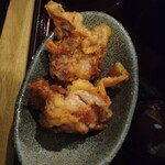 地鶏と焼酎 とりちゅう - 唐揚げ。