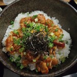 地鶏と焼酎 とりちゅう - 知覧どりタタキユッケ丼。