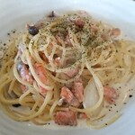 ダイニングバーポモドーロ - スモークサーモンのクリームソースパスタ