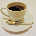 オーベルジュ・ド・リル ナゴヤ - 食後の珈琲。娘は「ダージリンティー」を頂きました。