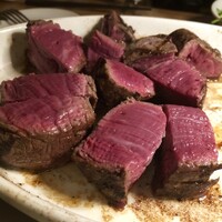 カルネジーオ イースト - 