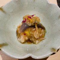 すし宮川 - 北寄貝とキノコを大根おろしで和えた一品