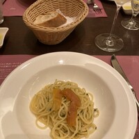 サバティーニ・ディ・フィレンツェ 大丸東京店 - カラスミがお酒をすすめます。