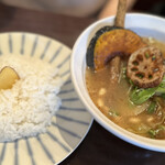 野菜料理とスープカレーのお店 南葉亭 - 彩り野菜