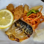 洋食亭 いしくろ - Bランチ・鯖の塩焼き＆カキフライ