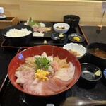 海鮮処 笑 - 特製海鮮丼