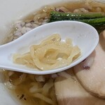 春日遅遅 - 羽田製麺（？）の中太麺