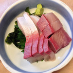 活魚料理 びんび家 - ハマチ刺身